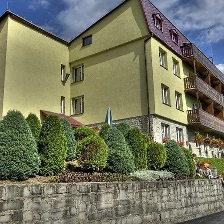 Hucul Osrodek Kolonijno-wypoczynkowy *